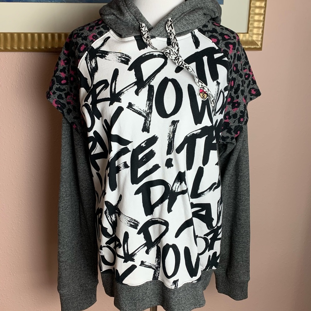 NWOT! Truckfit Hoodie w/ Cheetah Accents